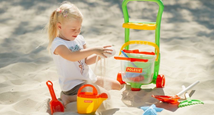 Đồ chơi xúc cát: công cụ phát triển giác quan và kỹ năng cho bé