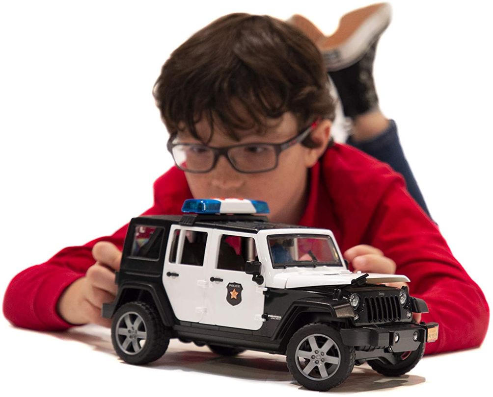 Mẹ nên mua đồ chơi mô hình xe ô tô cho bé ở đâu chất lượng uy tín?
