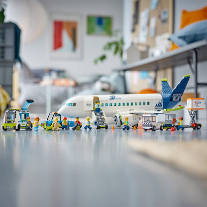 Đồ chơi lắp ráp Máy bay chở hành khách LEGO CITY 60367