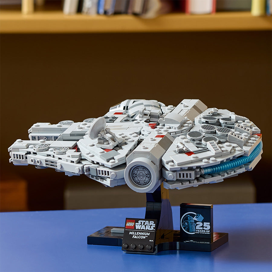 Đồ chơi lắp ráp Phi thuyền vũ trụ Millennium Falcon LEGO STAR WARS 75375