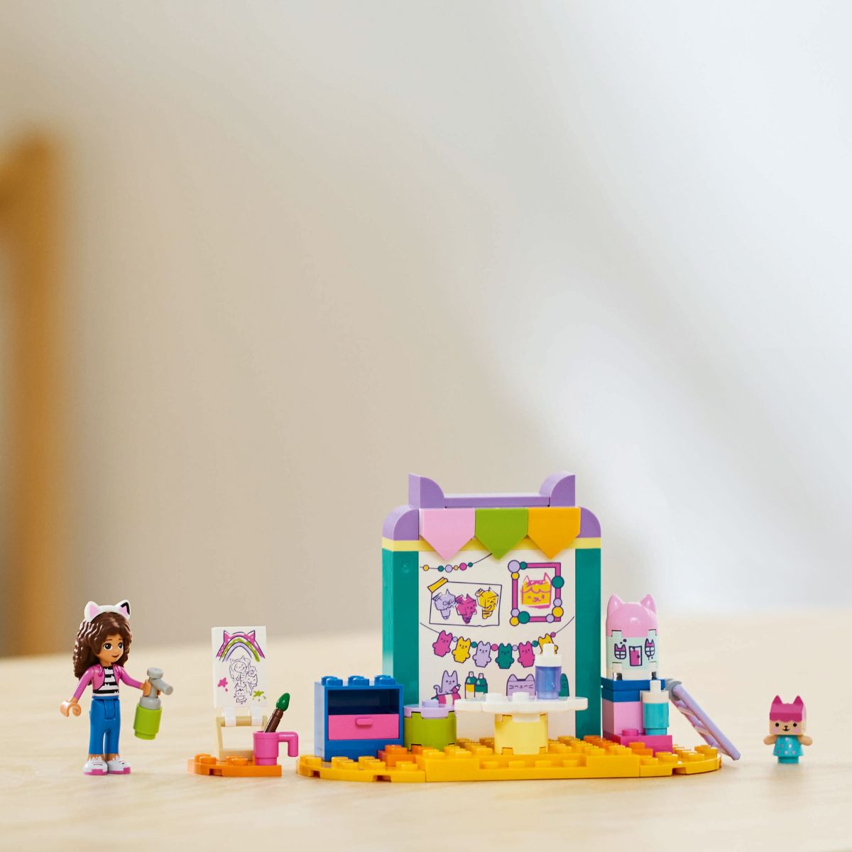 Đồ Chơi Lắp Ráp Phòng Thủ Công của Gabby LEGO GABBY DOLLHOUSE 10795 (60 chi tiết)