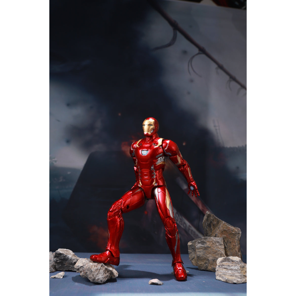 Mô Hình Tác Chiến Iron Man MK46 Tích Hợp Bệ Ánh Sáng ZD TOYS 1606-02