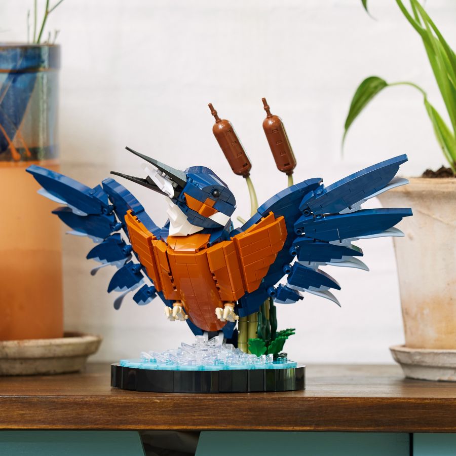 Assembling toy LEGO ADULTS 10331 Kingfisher decorative model